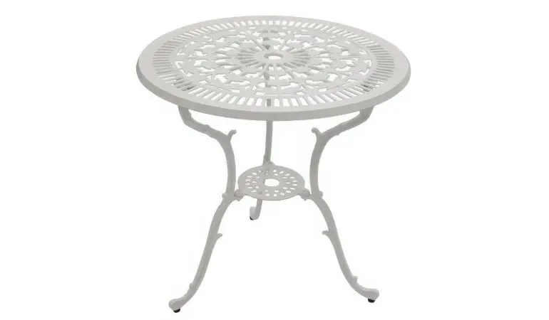 Durch seine runde Form und die ornamentalen Verzierungen sorgt der weiße ø 70 x 70 cm Alu Gartentisch für ein Wohlfühlambiente im Garten und auf dem Balkon 