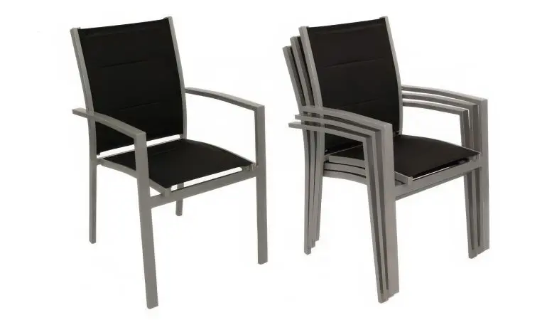 Der Aluminium Stapelsessel Svendborg wird im praktischen 4er-Set geliefert. Ein gutes Preis-Leistungs-Verhältnis von meingartenversand.de!