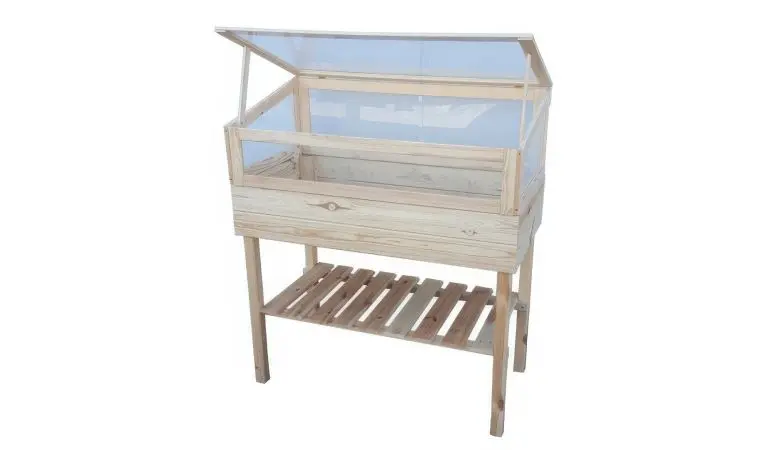 Dank des schlissbaren Aufsatzes können Sie das Hochbeet Brodersby auch als Frühbeet einsetzen - die Pflanzen sind vor Ungeziefer und Kälte geschützt.