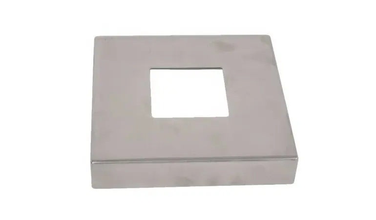 Dei Abdeckkappe für unsere Edelstahlpfosten mit dem Maß von 15,5 x 15,5 cm