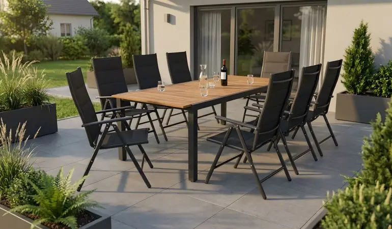 Das 9-teilige Set bietet Platz für acht Personen. Hier die Variante mit dem mittelgroßen 150 (200) x 90 x 75 cm Ausziehtisch