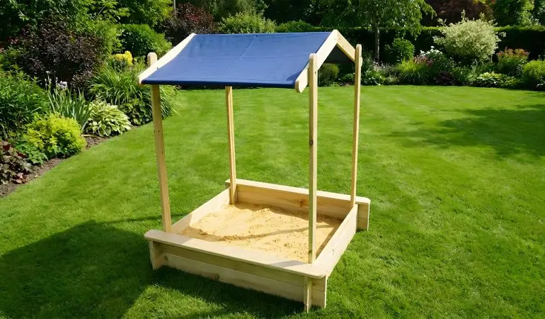 Ihre Kleinen haben Dank einem Maß von ca. 100 x 99,5 x 132,5 cm reichlich Platz zum Spielen.