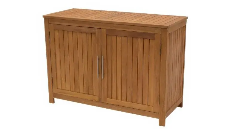 Aus geöltem Eukalyptusholz: Die robuste 120 x 50 x 85 cm Gartenkommode mit 2 Klapptüren bietet viel Stauraum für Ihre Gartenutensilien