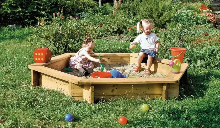 Sandkasten mit Deckel aus imprägniertem Kiefernholz
