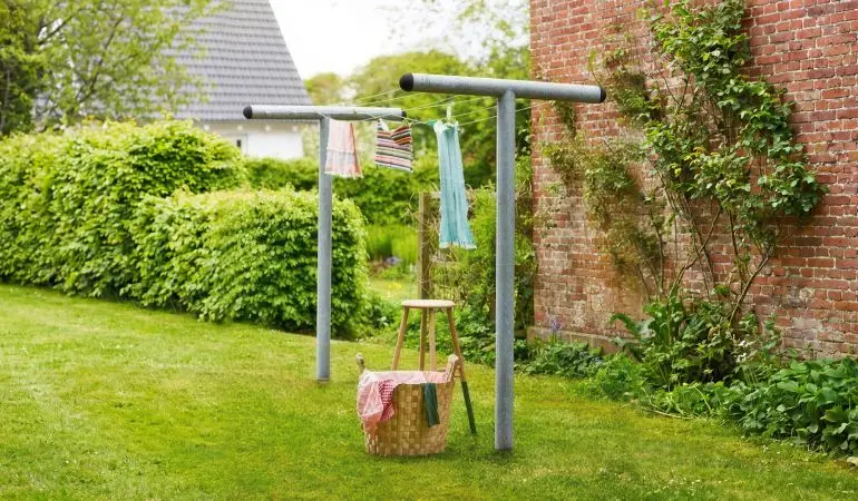 Für den Garten: Silberfarbenes 400 x 130 x 200 cm Wäscheleinen Befestigungssystem in T-Form zum Einbetonieren
