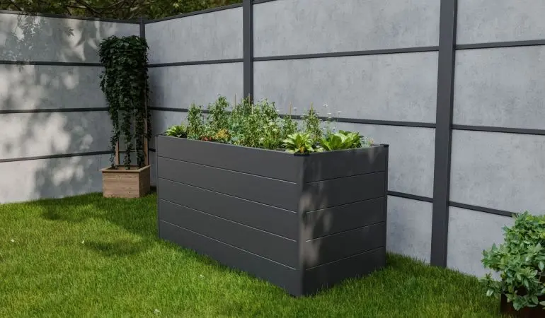 Ein Stück Natur, das sich perfekt an Ihre Bedürfnisse anpasst: Das 150 x 70 x 75 cm Alu Hochbeet in Anthrazit 
