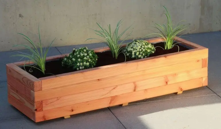 Unser Blumengefäß "Soltau I":  LxTxH - 120 x 40 x 30 cm, inkl. Folieneinsatz