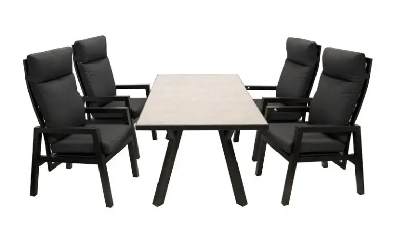 Der 59 x 73 x 112 cm Aluminium Hochlehner bietet durch die stufenlos verstellbare Rückenlehne maximalen Sitzkomfort. Eine Tischplatte aus 4 cm Sicherheitsglas mit hochwertiger Keramikoberfläche charakterisiert den 180 x 90 x 72 cm Aluminium Gartentisch