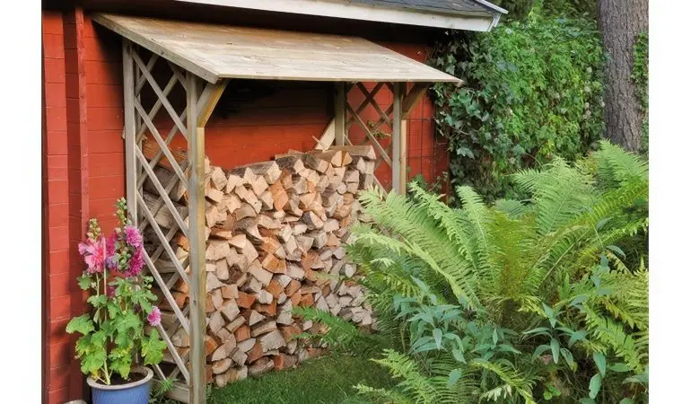 Kaminholzunterstand zum trockenen Lagern von Kaminholz - aus druckimprägniertem, haltbaren Kiefernholz, Bausatz: 79 x 178 x 48/70 cm