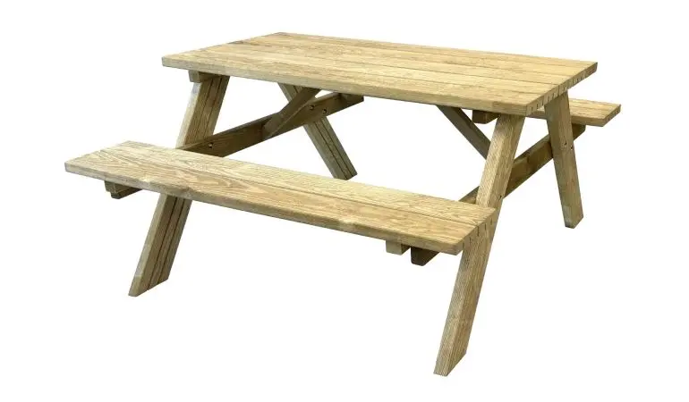 Kinder Picknickbank aus Holz mit Tisch und zwei Bänken, freigestellt auf weißem Hintergrund