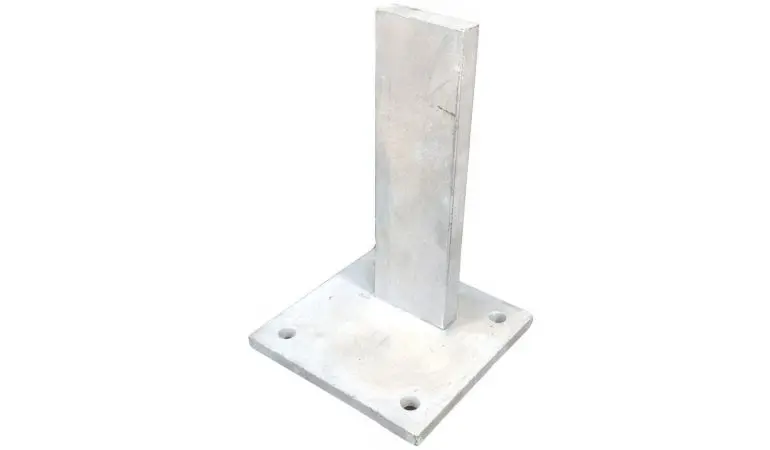 15 x 15 x 23 cm Postenträger aus feuerverzinktem Stahl, passend zum Eco Steckzaun Pfosten.