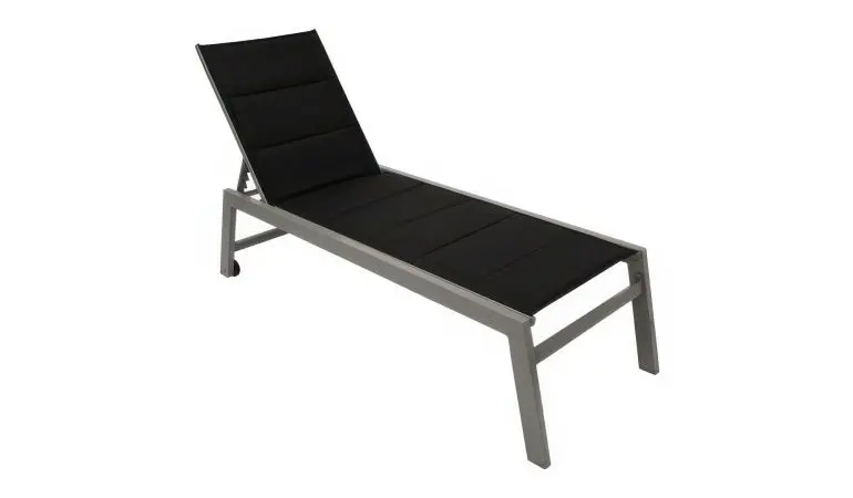 Für maximalen Nutzungskomfort ist gesorgt: Die 199 x 65 x 42 cm Sonnenliege mit 5-fach verstellbarer Rückenlehne hat einen extra hohen Einstieg