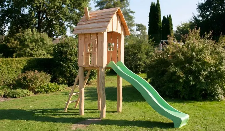 Mit einer passenden Rutsche (nicht enthalten!) können Ihre Kleinen nach Belieben klettern und Rutschen