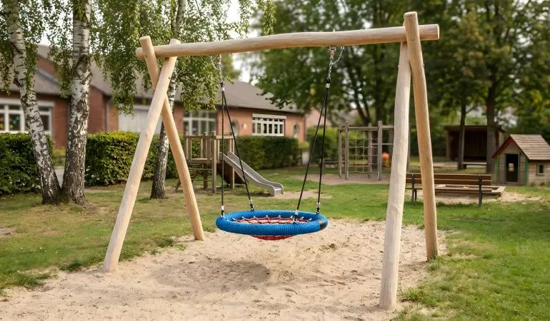 Mit dieser Vogelnestschaukel in den Gesamtmaßen 400 x 250 cm bringen Sie Kinderaugen zum leuchten