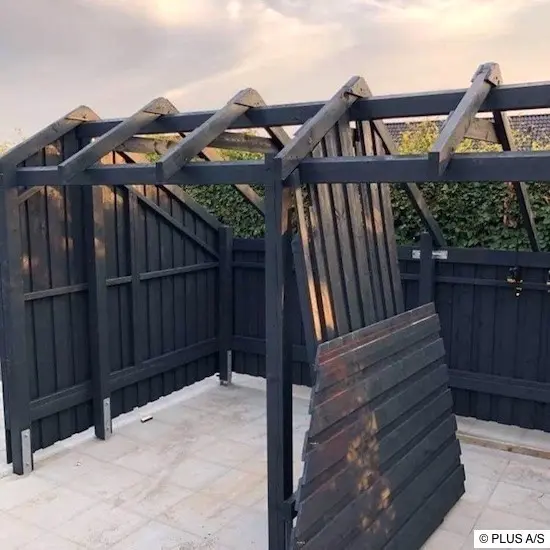 Den Grundstein für ein stabile Montage bilden betonierte H-Anker Den Grundstein für ein stabile Montage bilden betonierte H-Anker