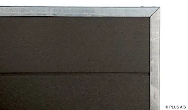 Detailaufnahme Sichtschutzelement Futura mit 25 x 180 mm Füllprofilen und 30 x 30 mm U-Leisten