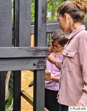 Bei Malerarbeiten helfen Kinder immer gerne mit