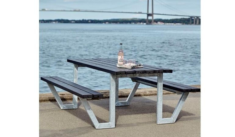 Ein echter Hingucker: Die Wega Sitzgruppe vom dänischen Hersteller Plus ist in 10 Ausführungen erhältlich