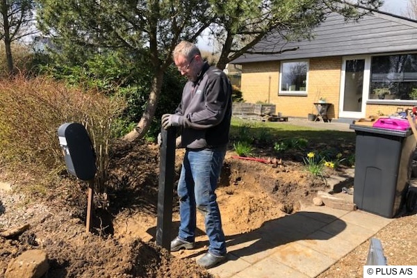 Vier 9 x 9 cm Leimholzpfosten sorgen für Stabilität